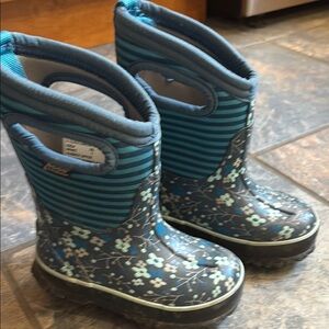 Bogs Blue Rain & Snow Boots with Speckled Pattern